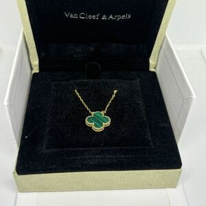 Van Cleef & Arpels Gold and Green Clover Pendant Necklace